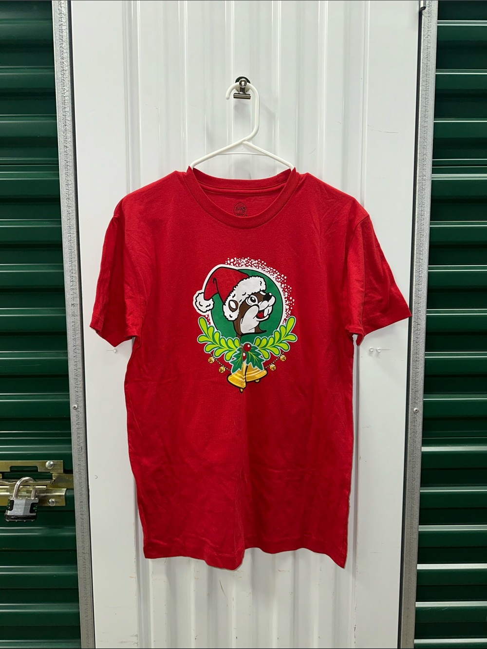 Red Christmas Graphic Short Sleeve Tee with Festive Puppy Motif
